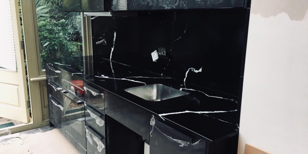 Nero Marquina Quartz Nero Marquina Quartz Fitted